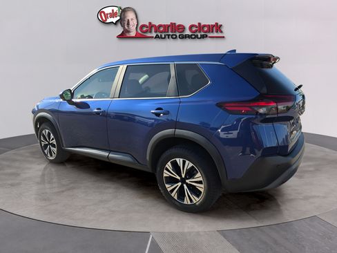 Used 2023 Nissan Rogue SV FWD image 4