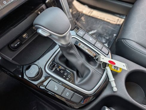 Used 2024 Kia Seltos EX image 28