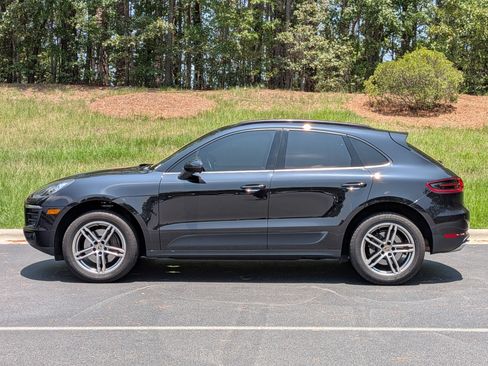 Used 2017 Porsche Macan AWD/4WD image 2
