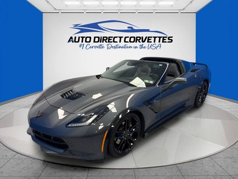 Used 2018 Chevrolet Corvette Stingray Coupe w/ Carbon Flash Badge Package RWD image 1