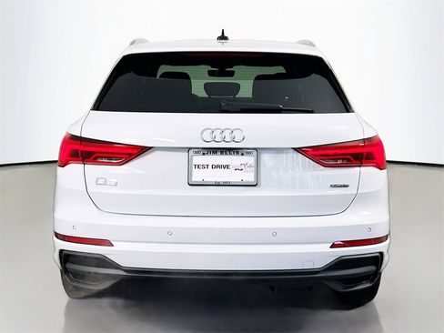 Used 2024 Audi Q3 2.0T Premium w/ Convenience Package image 6