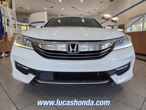 Used 2017 Honda Accord Sport image 2