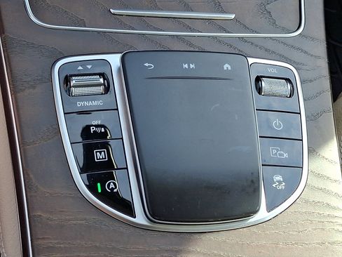 Used 2021 Mercedes-Benz GLC 300 4MATIC image 25