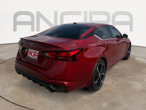 Used 2024 Nissan Altima 2.5 SR w/ SR Premium Package FWD image 12