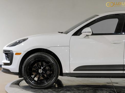 Used 2023 Porsche Macan AWD/4WD image 14