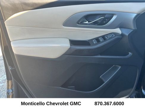 Used 2023 Chevrolet Traverse LS w/ Safety Package image 24