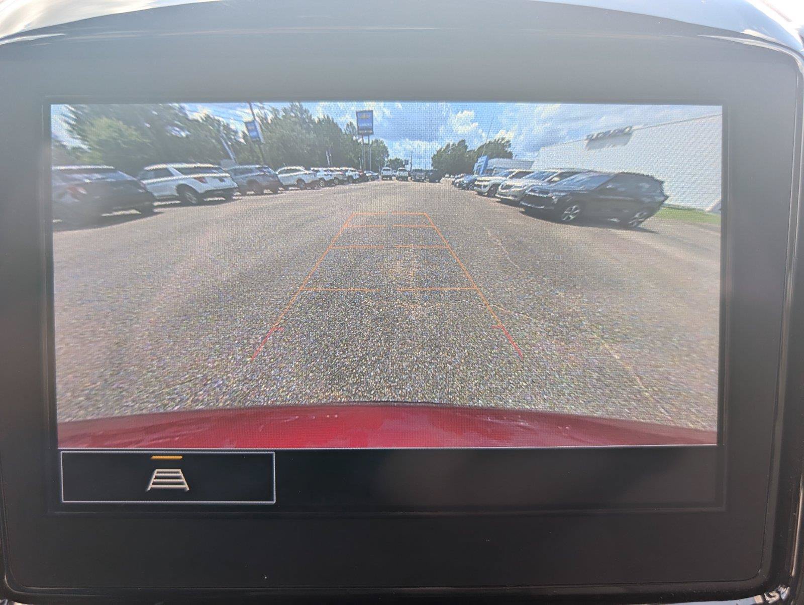 Used 2023 Chevrolet Traverse LT FWD image 15