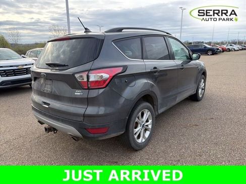Used 2018 Ford Escape SEL image 3