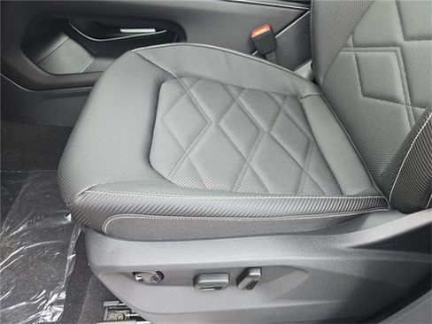 New 2026 Volkswagen Atlas Cross Sport SE image 18