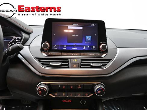 Used 2023 Nissan Altima 2.5 SR FWD image 12