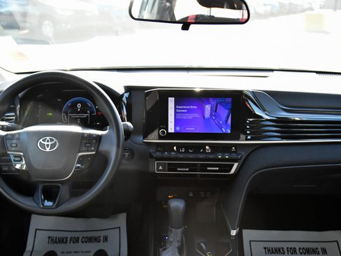 Used 2025 Toyota Camry LE FWD image 39