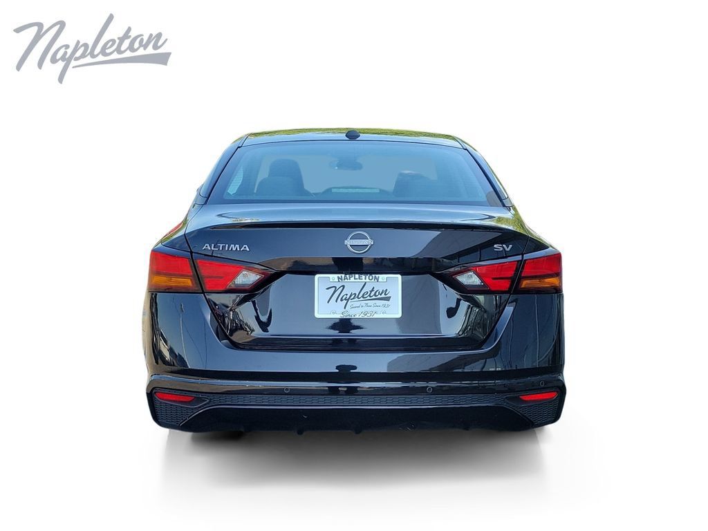 Used 2024 Nissan Altima 2.5 SV FWD image 4
