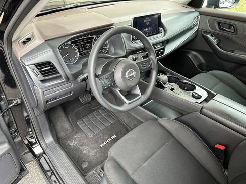 Used 2023 Nissan Rogue S image 12