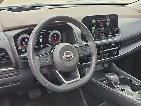 Used 2022 Nissan Rogue Platinum w/ Head-Up Display Package image 14