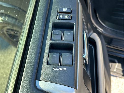 Used 2018 Toyota 4Runner SR5 image 46