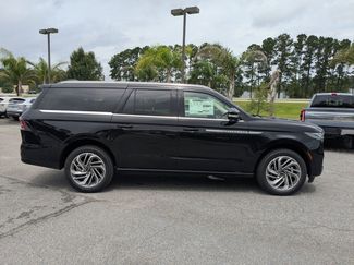 New 2025 Lincoln Navigator L Reserve video 3