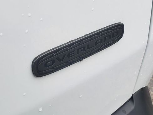 New 2026 Jeep Cherokee Overland image 7