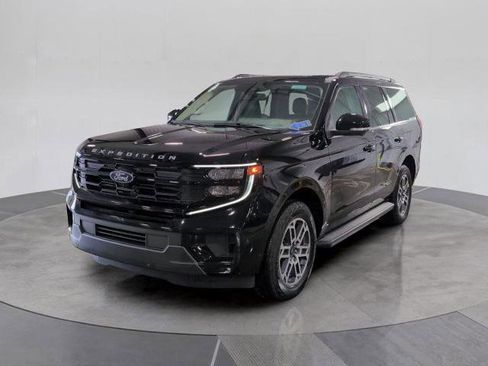 Certified 2025 Ford Expedition Active AWD/4WD image 1