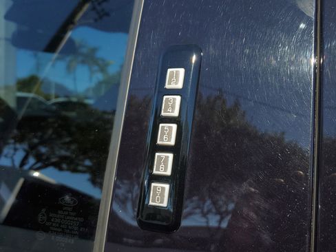 Used 2019 Ford F150 Raptor w/ Equipment Group 802A Luxury image 9