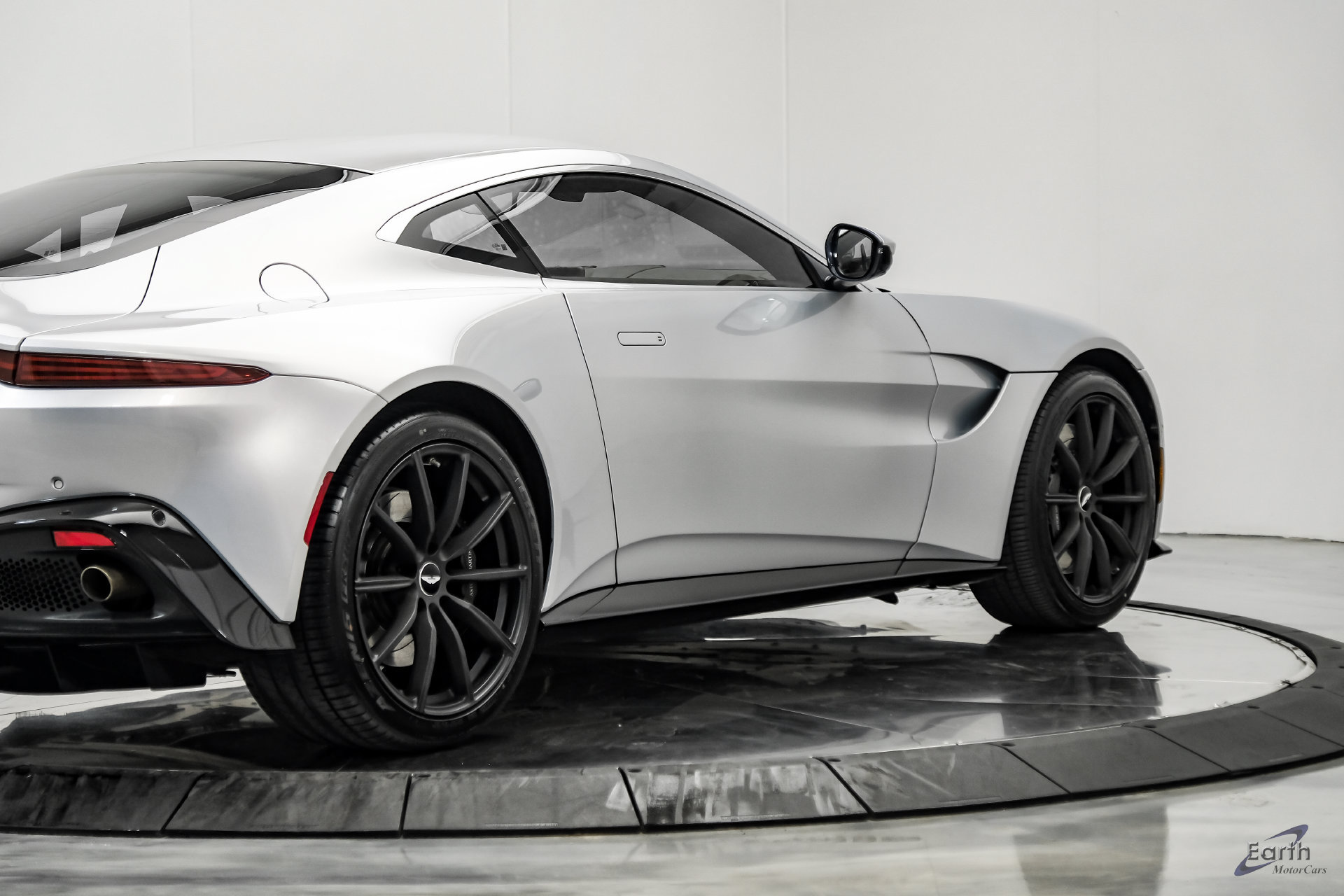 Used 2020 Aston Martin V8 Vantage Coupe RWD image 19