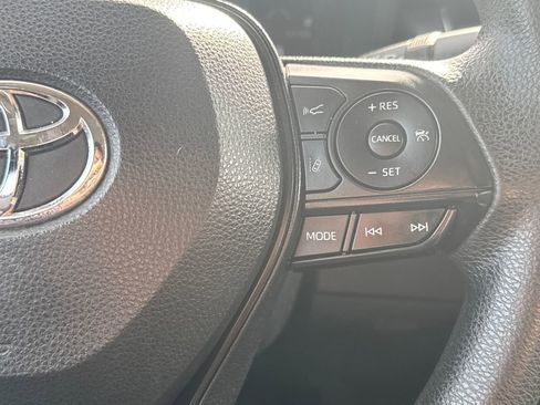 Used 2021 Toyota Corolla LE image 18