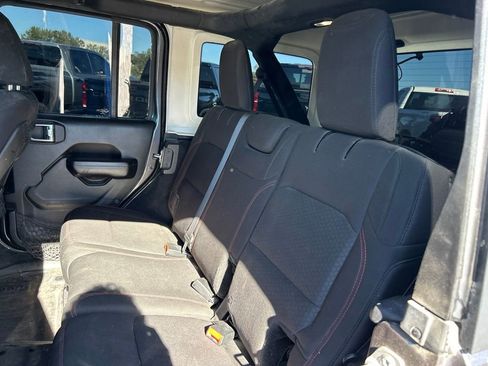 Used 2018 Jeep Wrangler Unlimited Rubicon AWD/4WD image 31