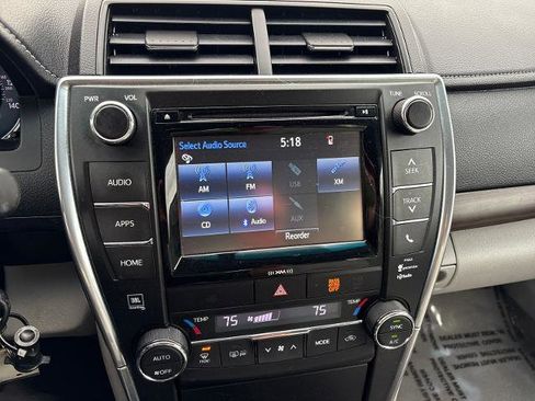 Used 2017 Toyota Camry XLE FWD image 19