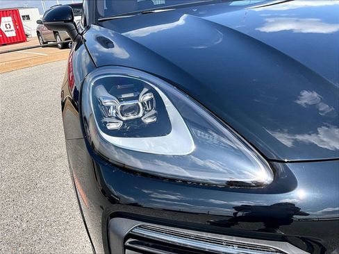 Certified 2023 Porsche Cayenne AWD/4WD image 12