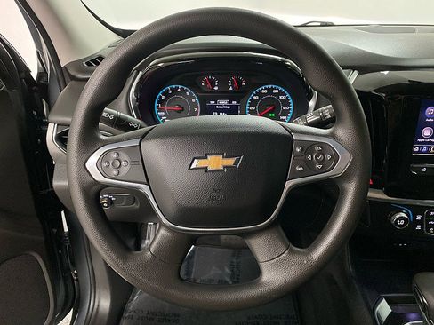 Used 2021 Chevrolet Traverse LS image 13