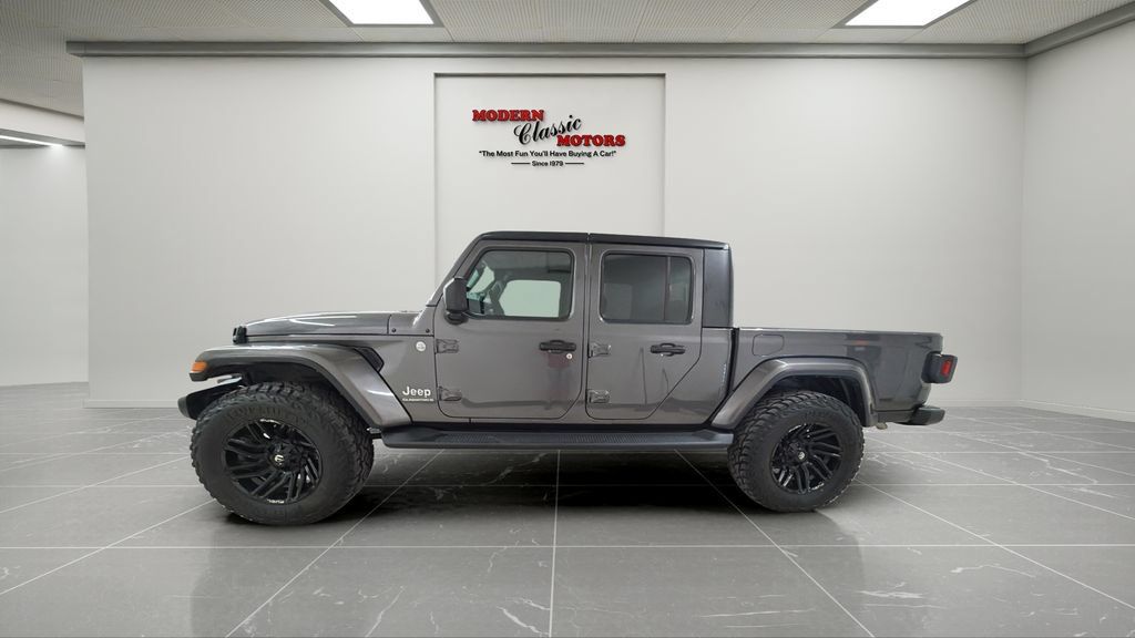 Used 2023 Jeep Gladiator Overland w/ Cold Weather Group AWD/4WD image 2