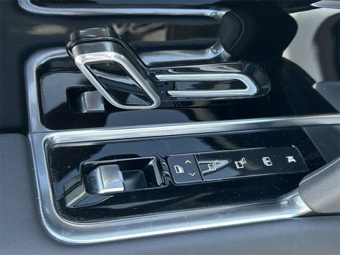 Used 2023 Land Rover Range Rover SE image 25