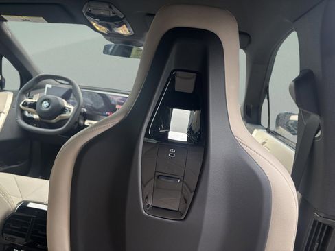 Used 2026 BMW iX xDrive45 image 33