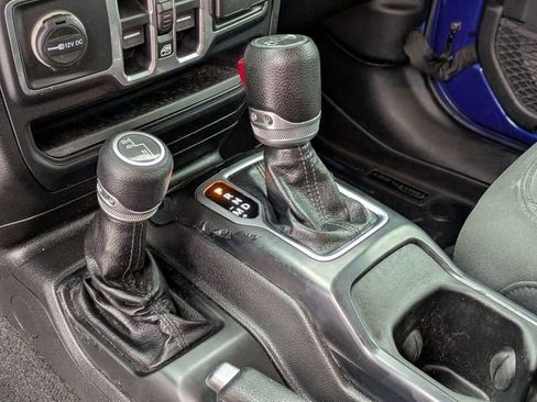 Used 2019 Jeep Wrangler Unlimited Sport S image 24