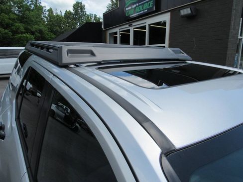 Used 2025 Toyota 4Runner Platinum AWD/4WD image 17