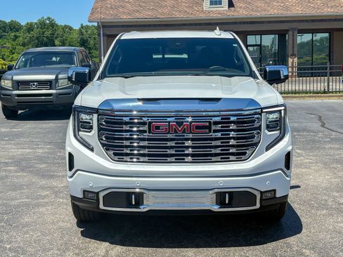 Used 2025 GMC Sierra 1500 Denali w/ Denali Reserve Package AWD/4WD image 4