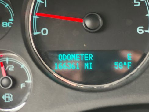 Used 2011 GMC Yukon SLE w/ Convenience Package image 22