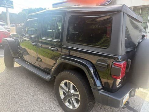 Used 2019 Jeep Wrangler Unlimited Sahara AWD/4WD image 6