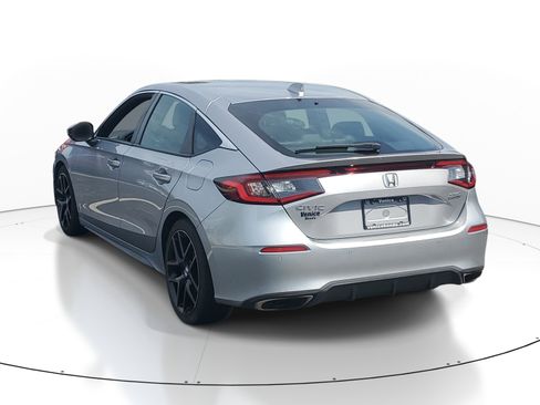 Used 2022 Honda Civic Sport Touring image 4