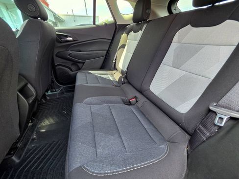 Used 2024 Chevrolet Trax LS w/ LS Convenience Package FWD image 20