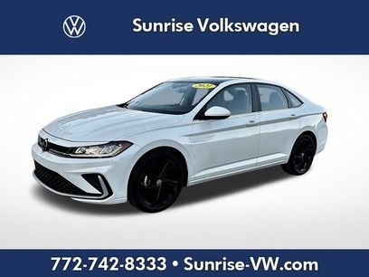 Certified 2025 Volkswagen Jetta SE w/ Sunroof Package