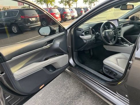 Used 2022 Toyota Camry XSE FWD image 4