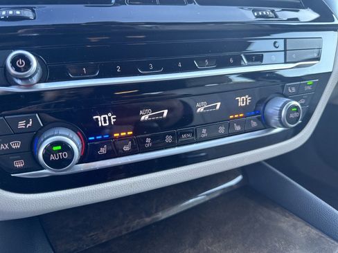 Used 2020 BMW 530i w/ Executive Package image 22