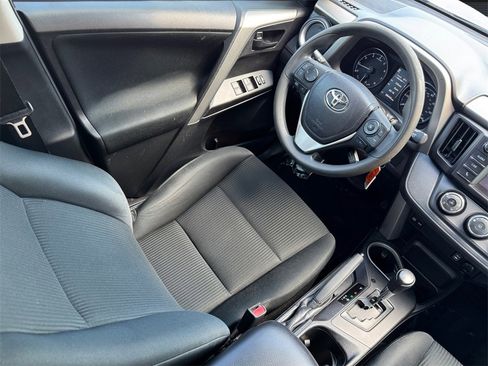 Used 2017 Toyota RAV4 LE image 14