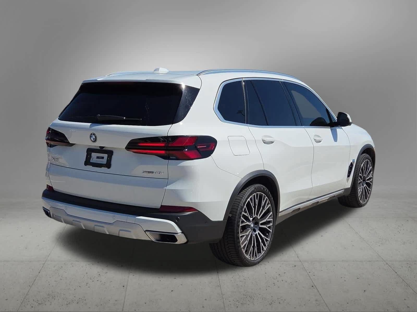 Used 2024 BMW X5 sDrive40i w/ Premium Package RWD image 6