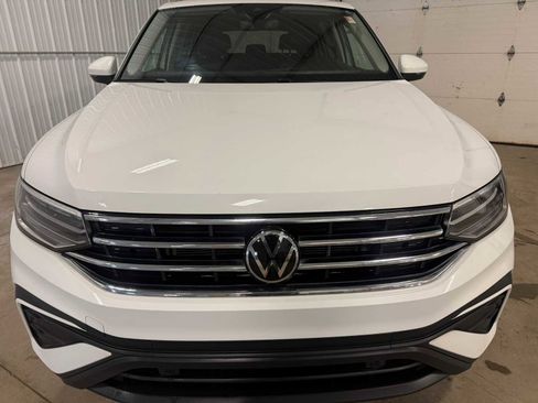 Certified 2024 Volkswagen Tiguan SE AWD/4WD image 3