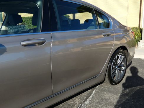 Used 2020 BMW 750i xDrive w/ Executive Package image 13