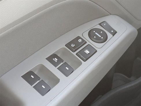 Used 2023 Hyundai Elantra Blue image 19