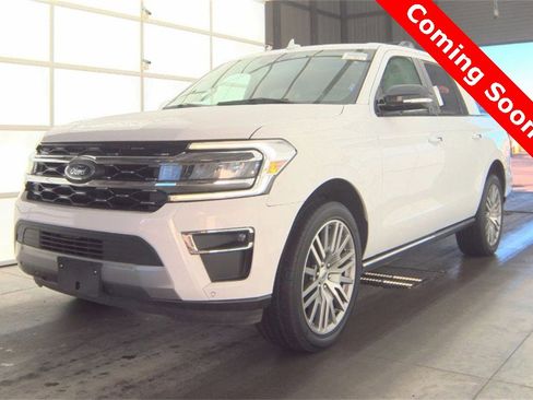 Used 2024 Ford Expedition Max Limited image 4