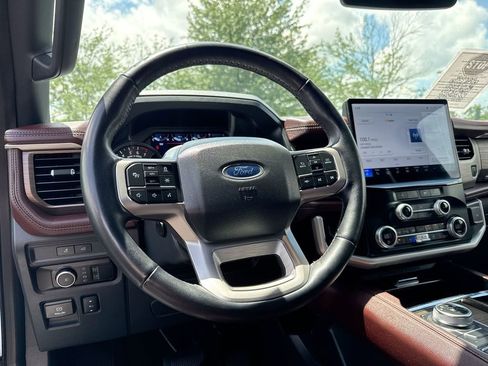 Used 2024 Ford Expedition Max Limited AWD/4WD image 11