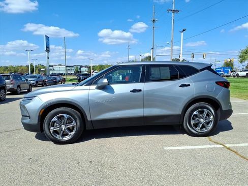 Used 2025 Chevrolet Blazer LT image 8